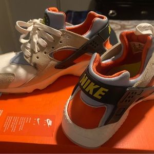 Nike huaraches size 6.5Y slightly worn